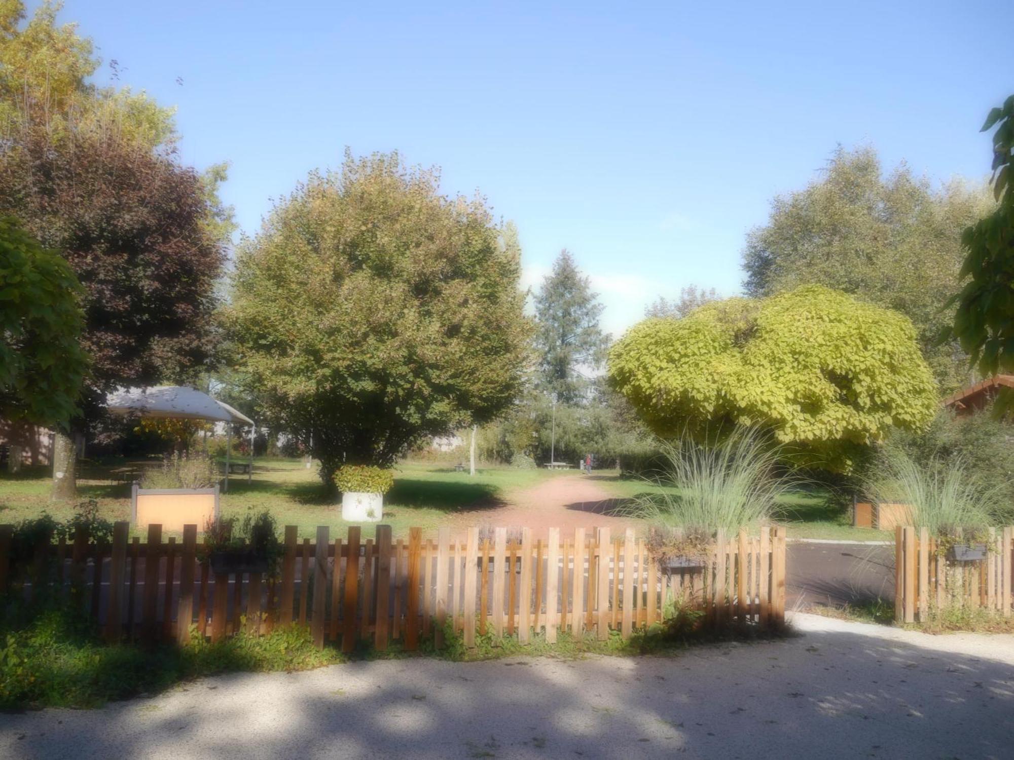 Camping De Charlieu - Mobile Home Bagian luar foto